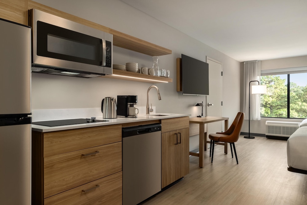 Hyatt Studios Chesapeake 29/44