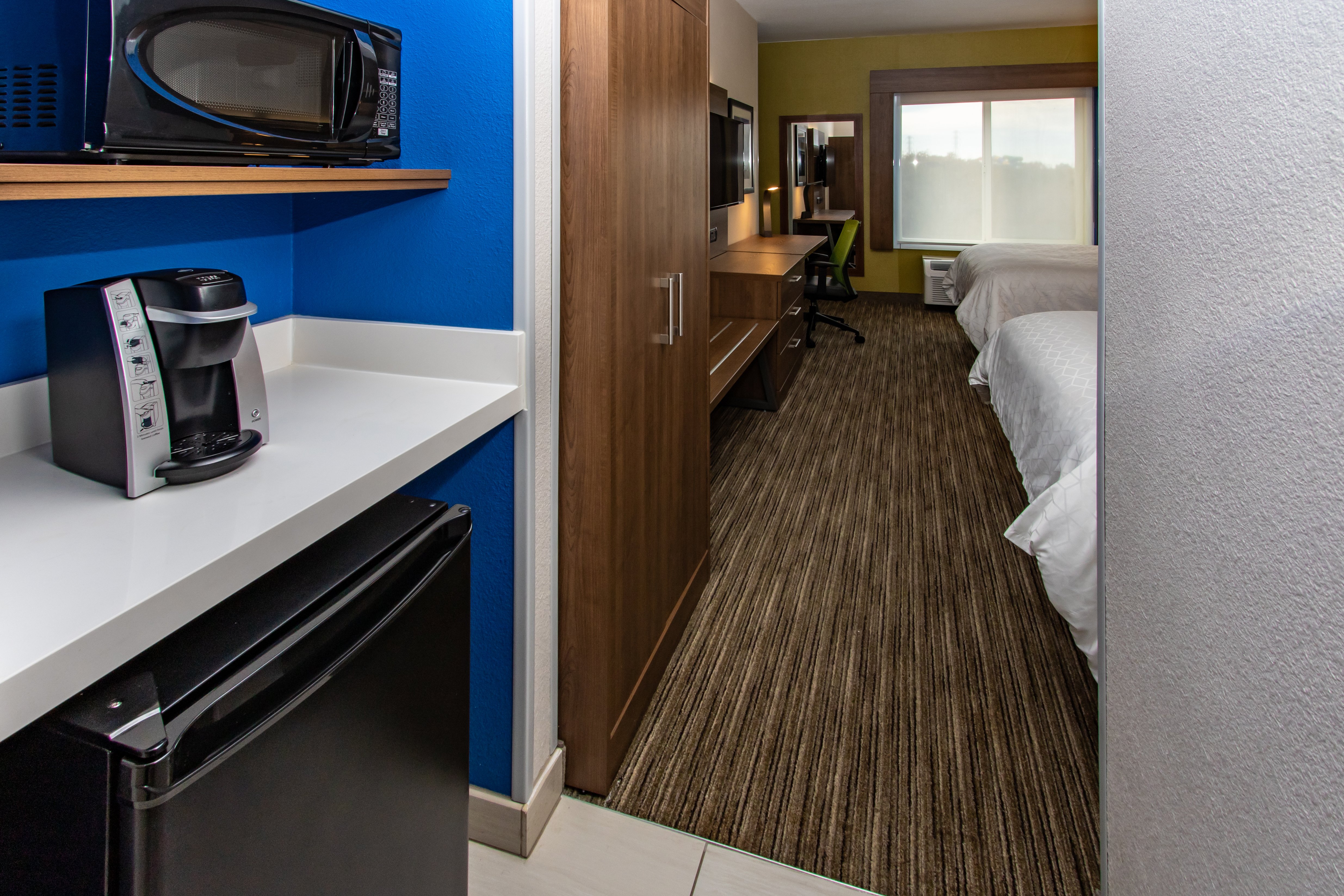 Holiday Inn Express Hotel Suites Roseville Galleria Area 24/49