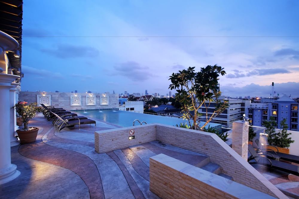 Chillax Resort 24/50