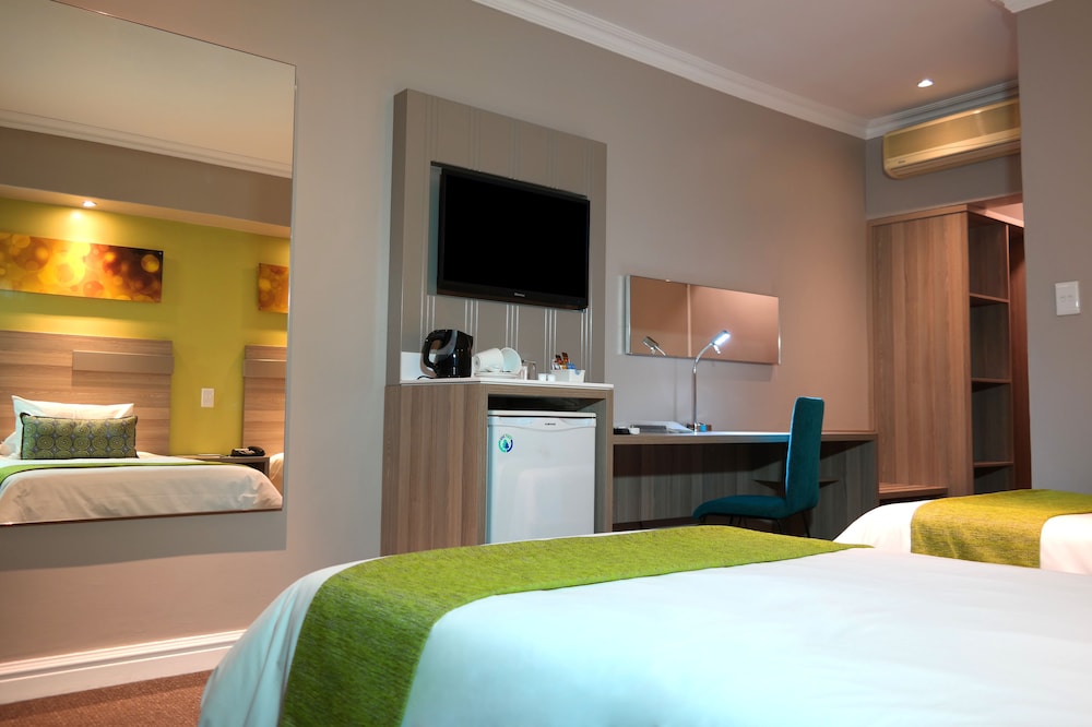 Birchwood Hotel Or Tambo Conference Centre 9/50