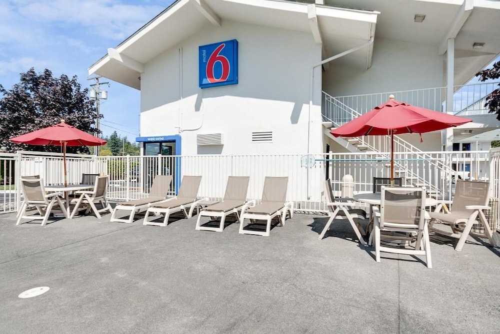 Motel6 Bellingham, WA 33/43