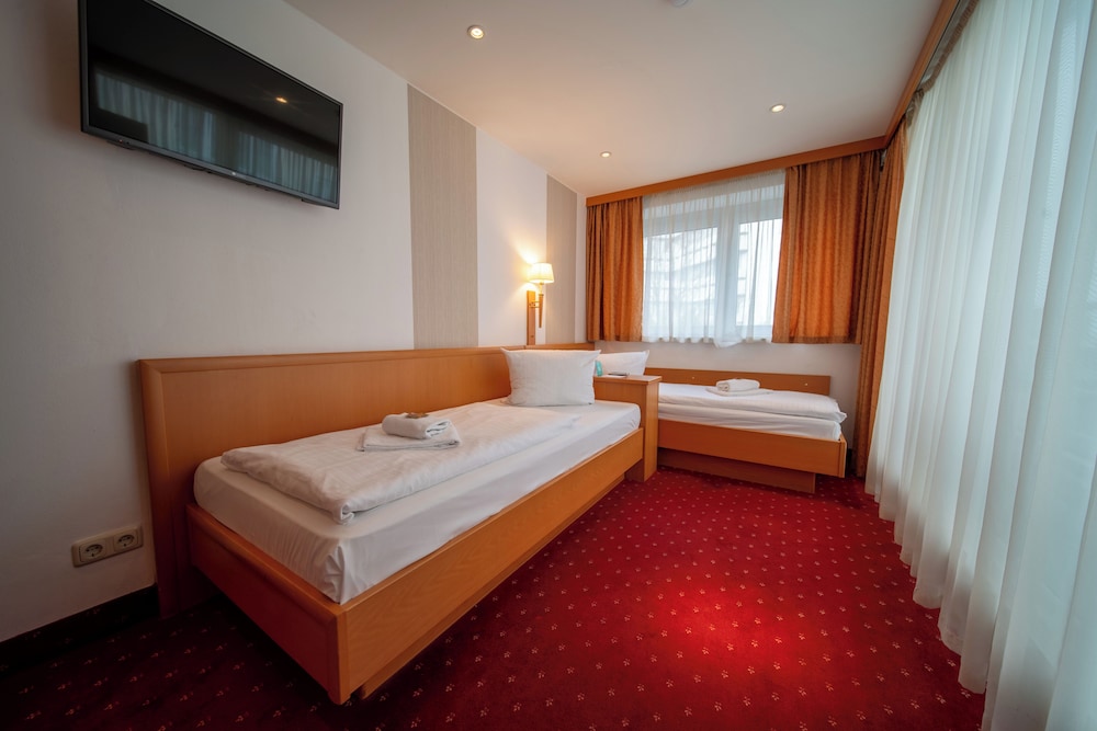 Centro Hotel Mondial Munchen Trademark Collection by Wyndham 10/50