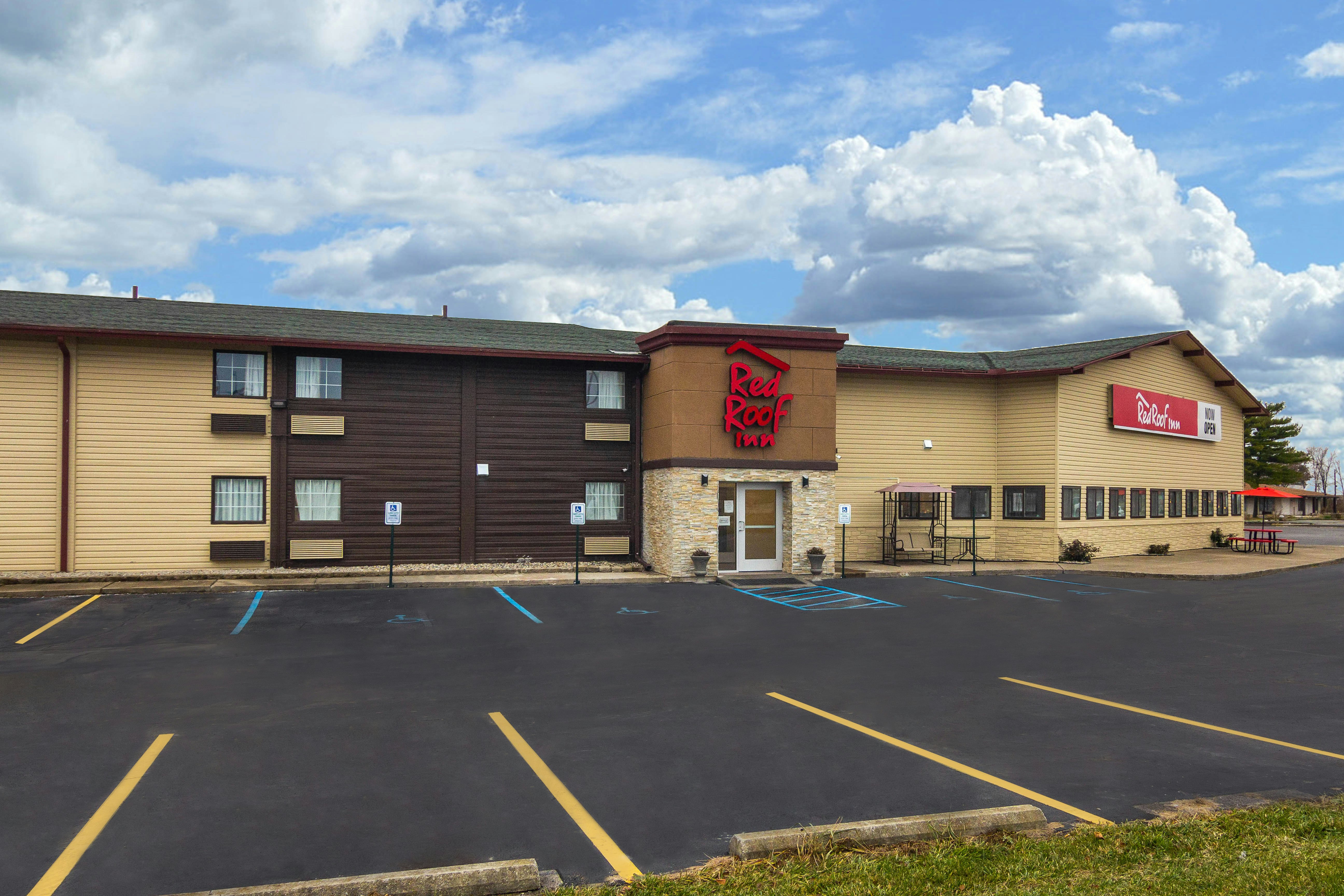 Red Roof Inn Perrysburg 14/18
