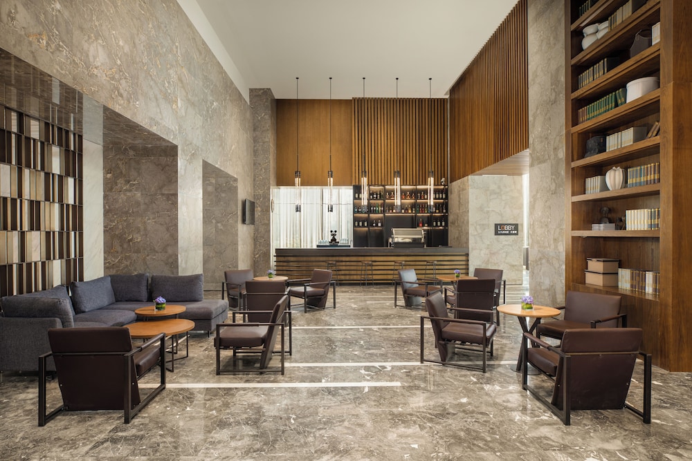 Four Points by Sheraton Shanghai, Kangqiao 11/17