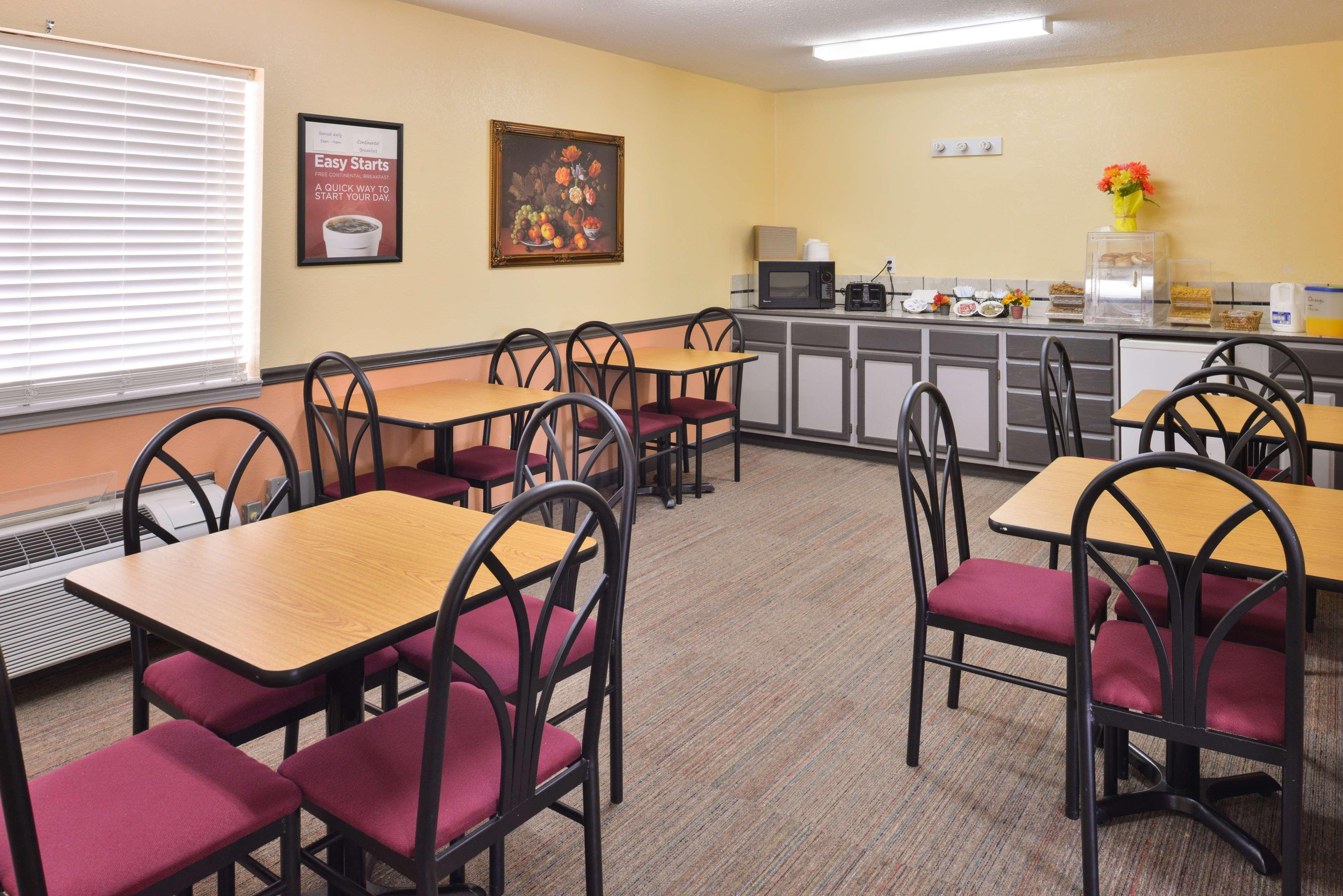 restaurant cafeteria