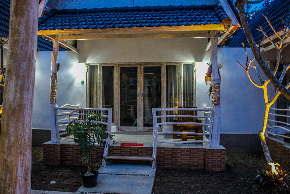 Angels Bungalow 2/58