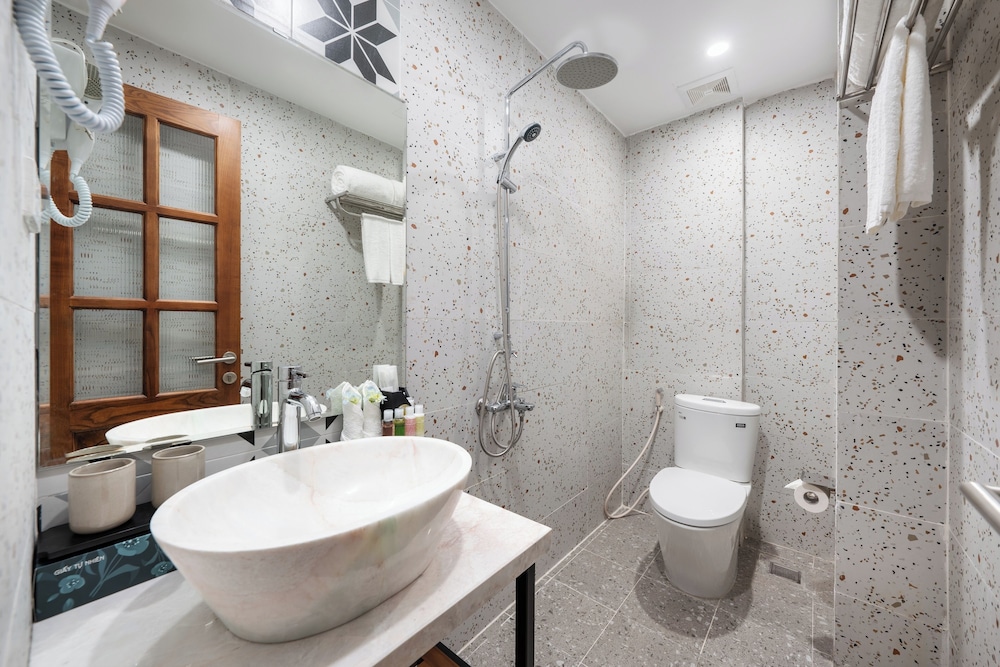 Le Parfum Apartment & Hotel 48/50