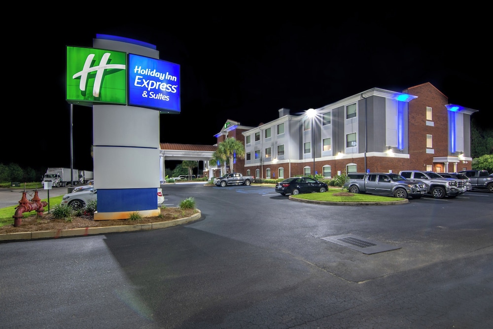 Holiday Inn Express Hotel And Suites Foley 68/75
