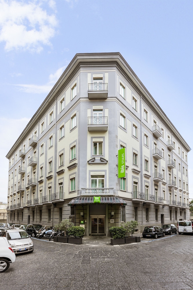 IBIS STYLES NAPOLI GARIBALDI 2/66
