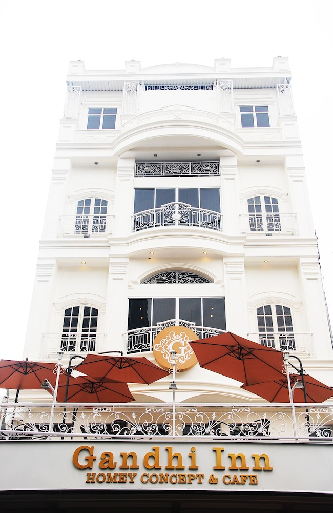 Gandhi Inn 40/45