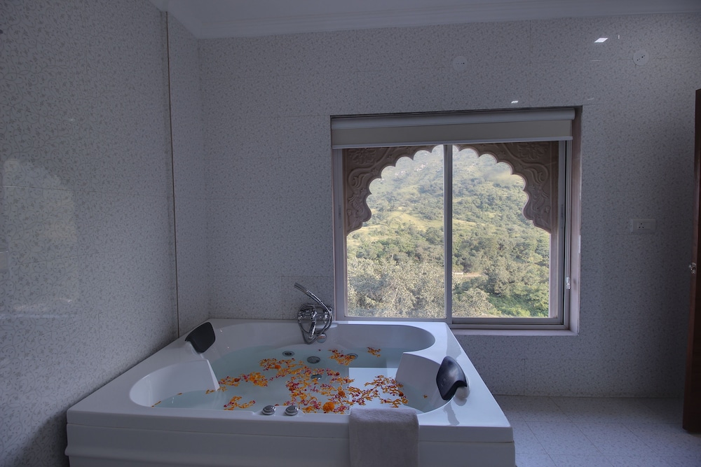 Times Kumbhalgarh Fort Resort-Pure Veg 45/45