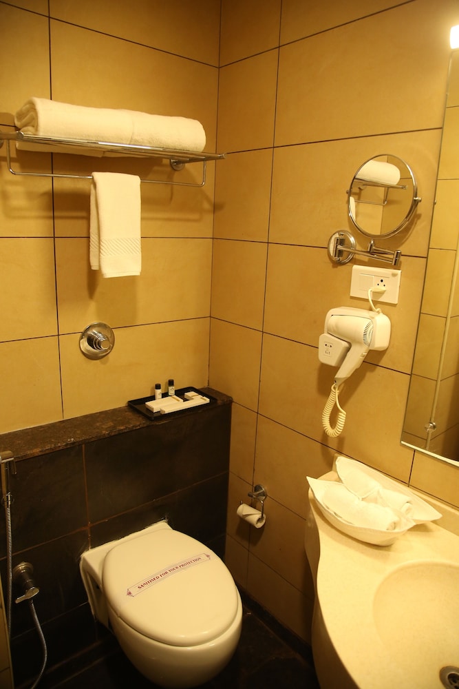 Oyo 6593 West Fort Hotel 47/50