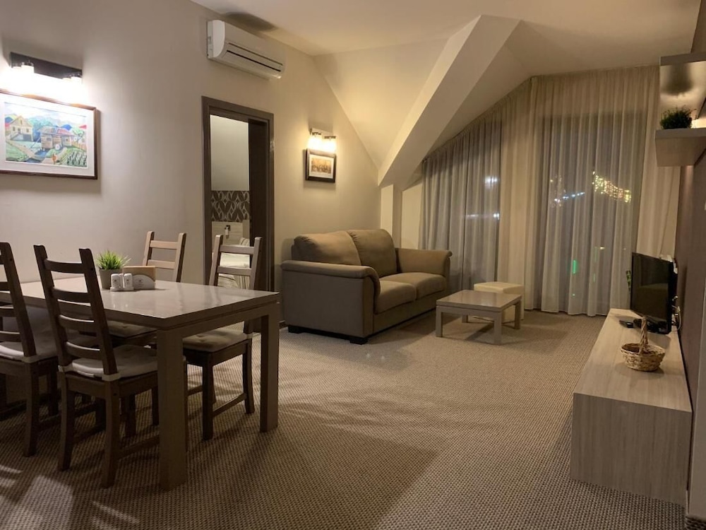Guest Rooms Granat 48/50