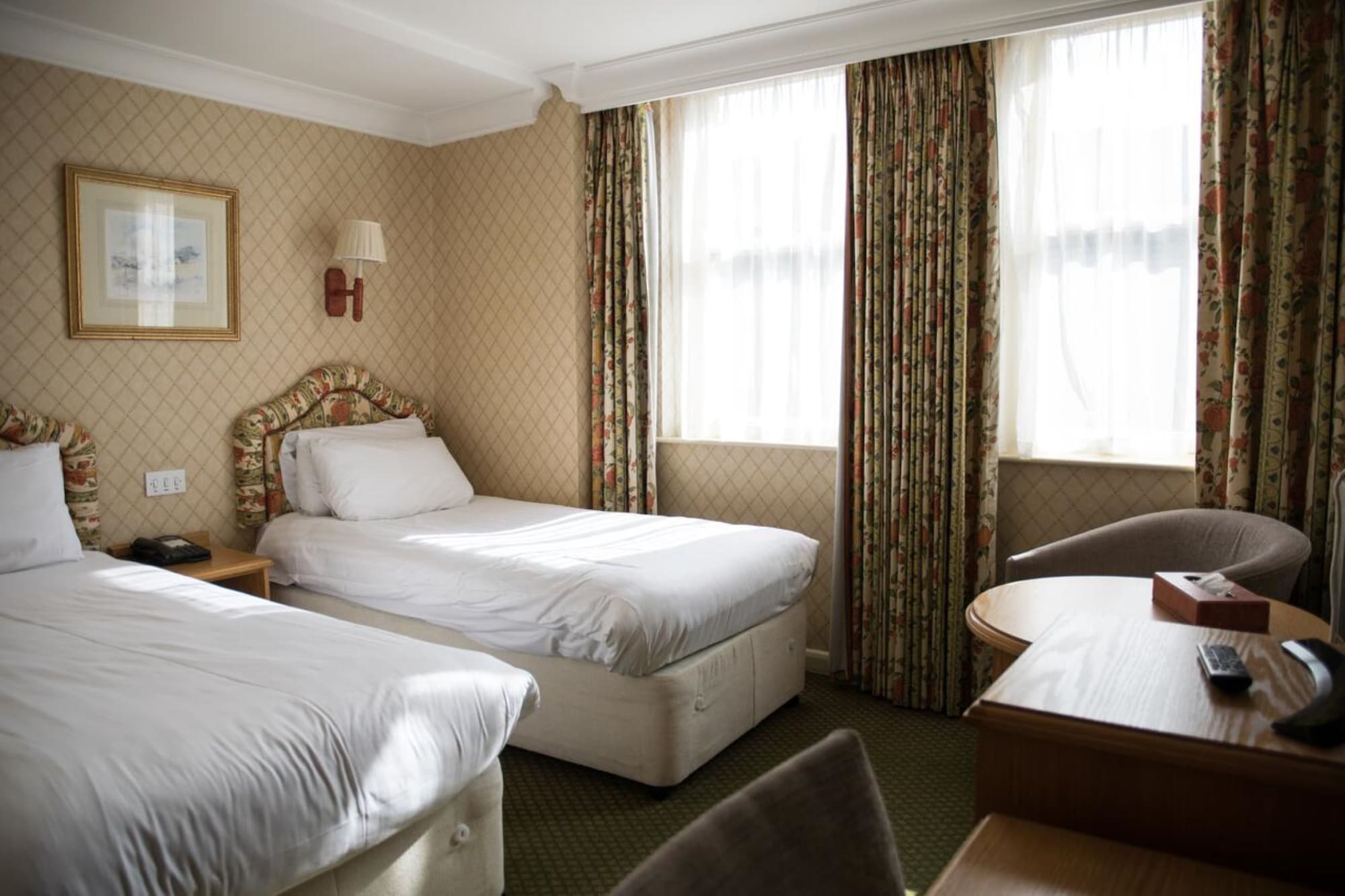 غرفة قياسية بسريرين منفصلين، Crown And Mitre Hotel Sure Hotel Collection By Best Western 8/10