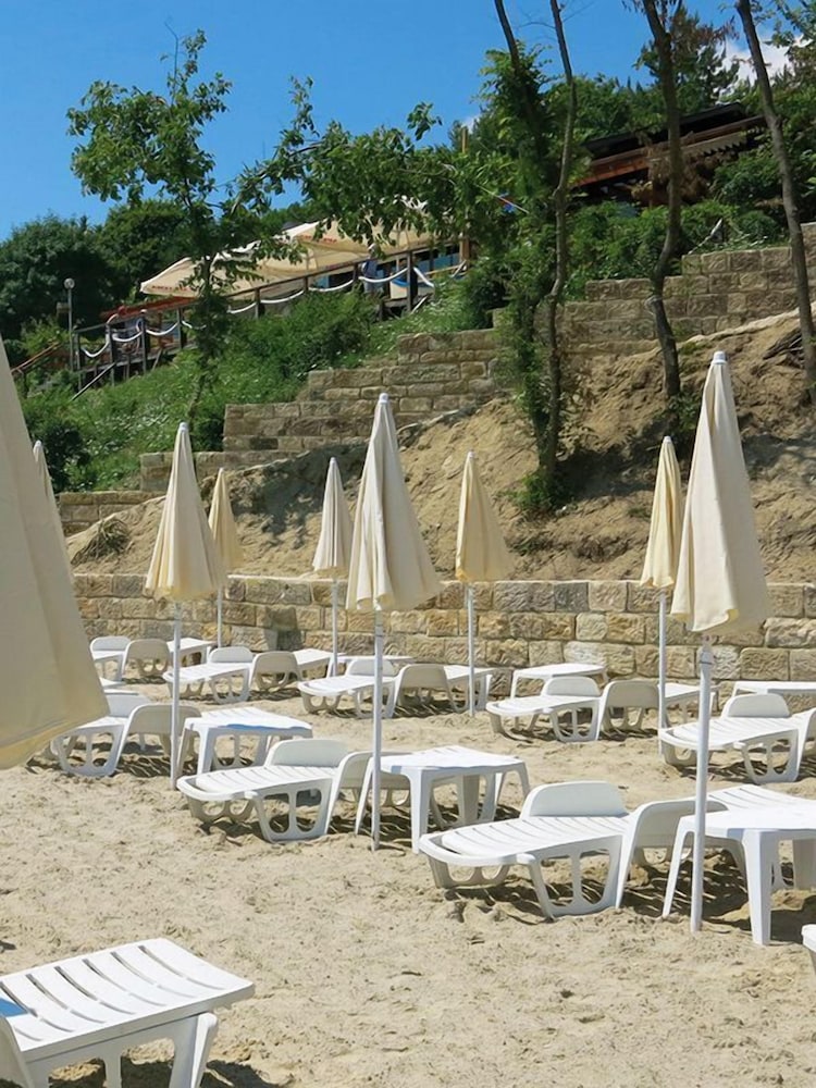 Albizia Hotel 26/34