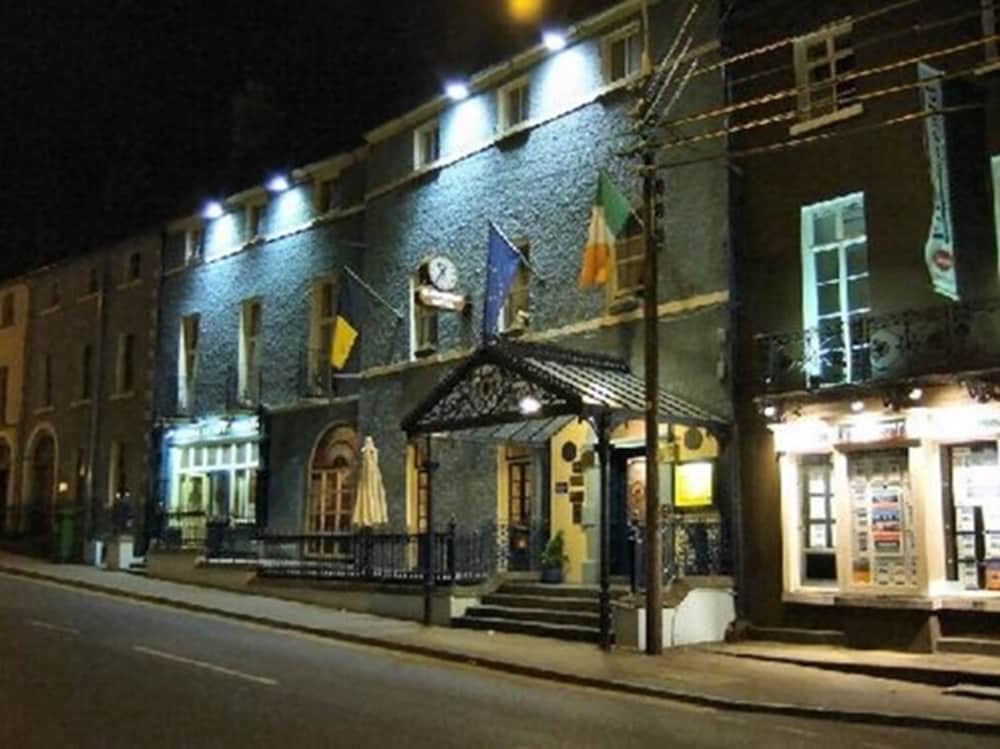 CLUB HOUSE HOTEL 3/54