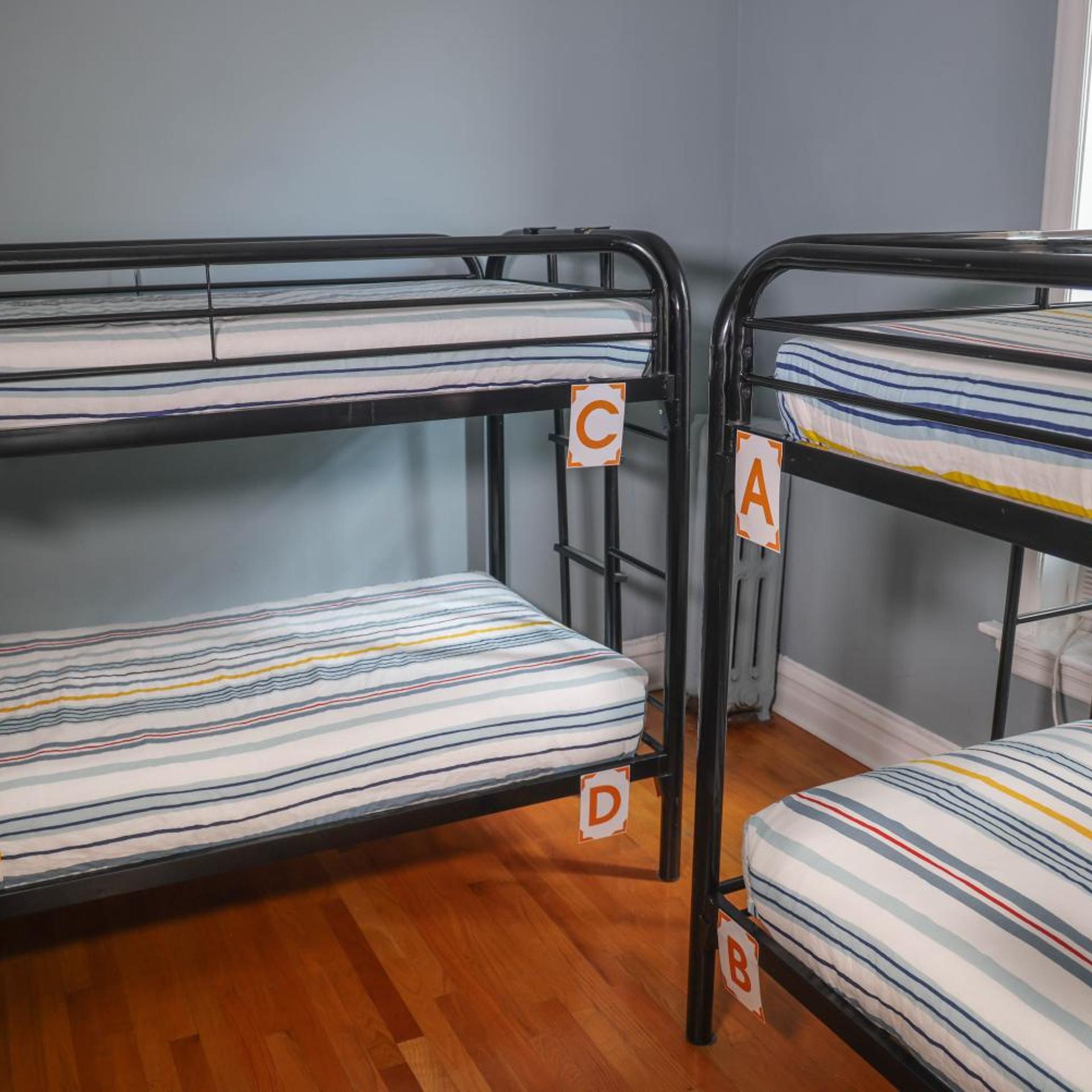 Wrigley Hostel - Adults Only 30/48