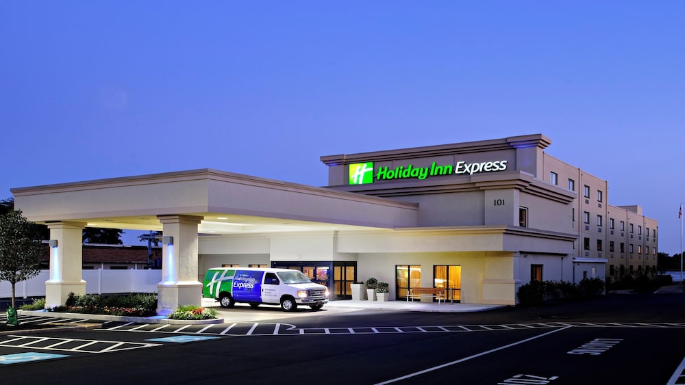 Holiday Inn Express Philadelphia Airport 2/50