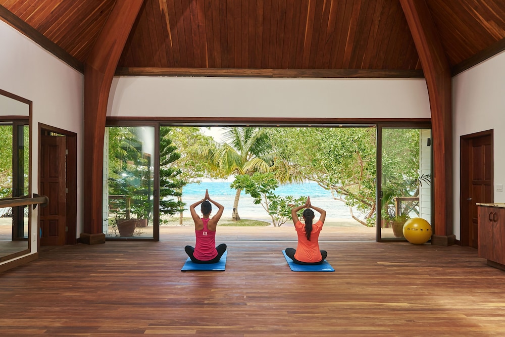 Hatchet Caye Resort 16/50