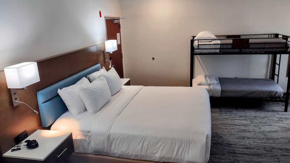 TRYP by Wyndham Tallahassee North I-10 Capital Circle 29/63