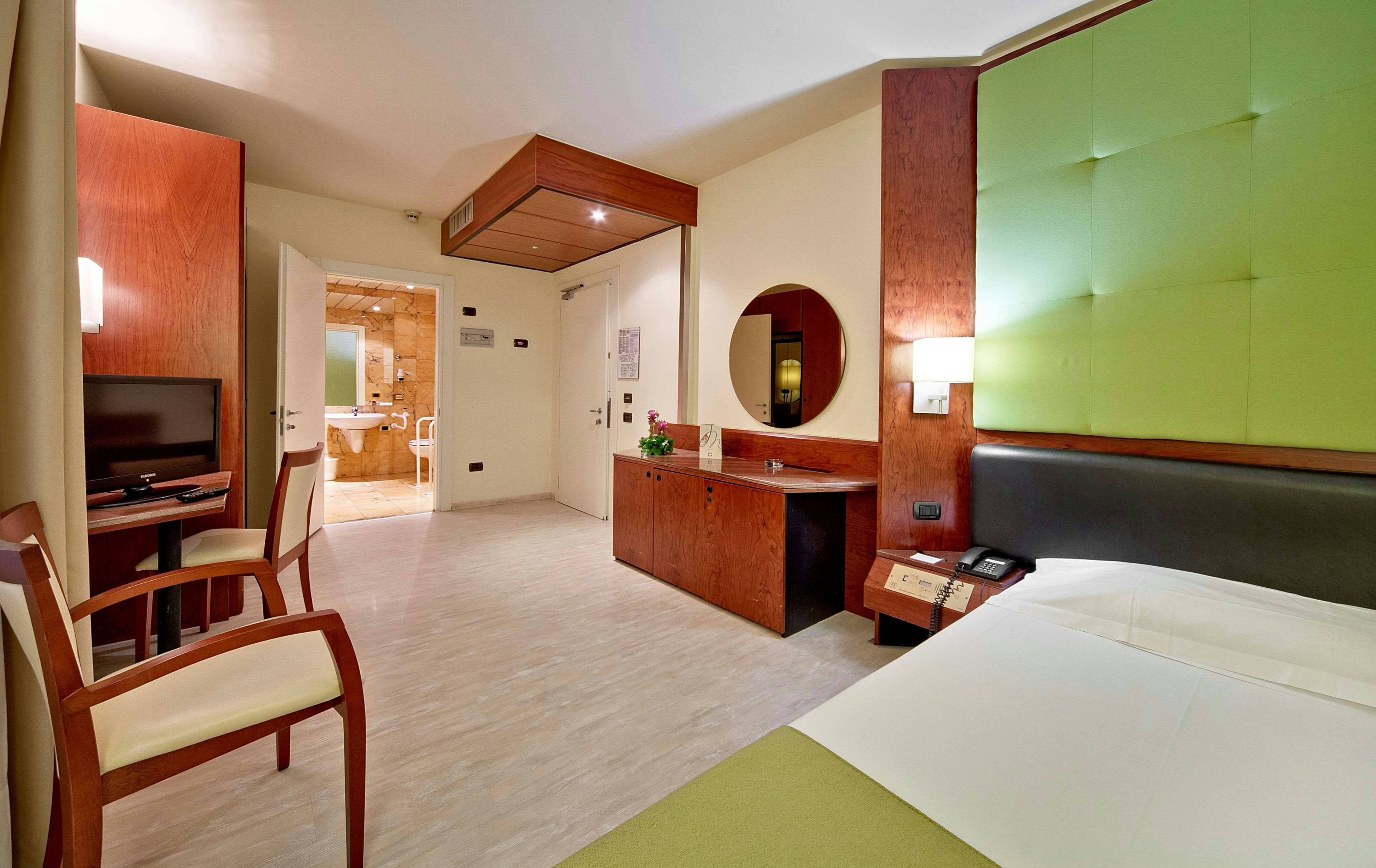 Mediterraneo Palace Hotel 4/27