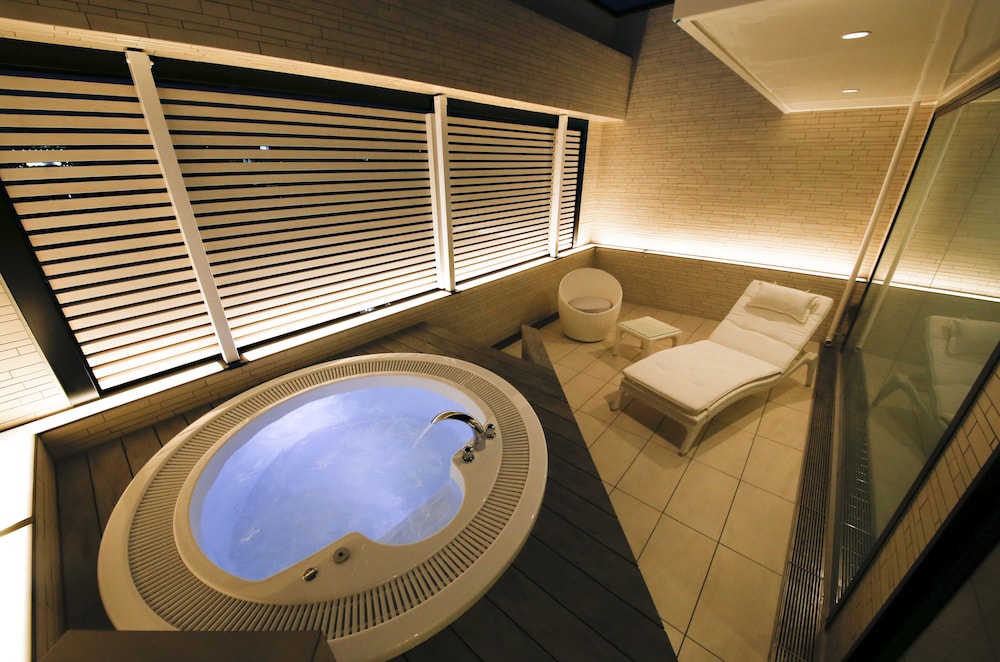 Hotel Code Shinsaibashi 30/40