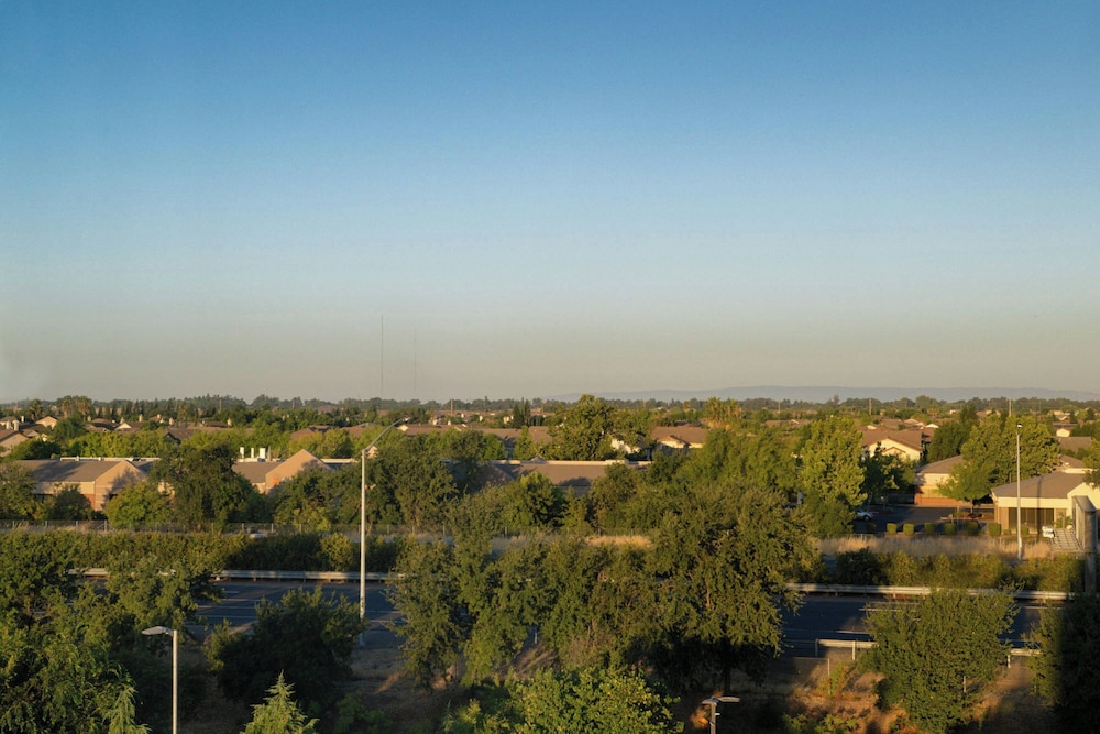 Aloft Sacramento Airport Natomas 40/43