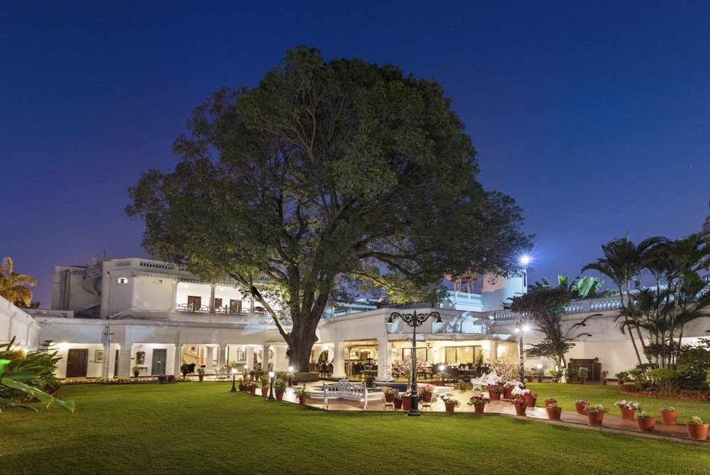 Jehan Numa Palace 12/56