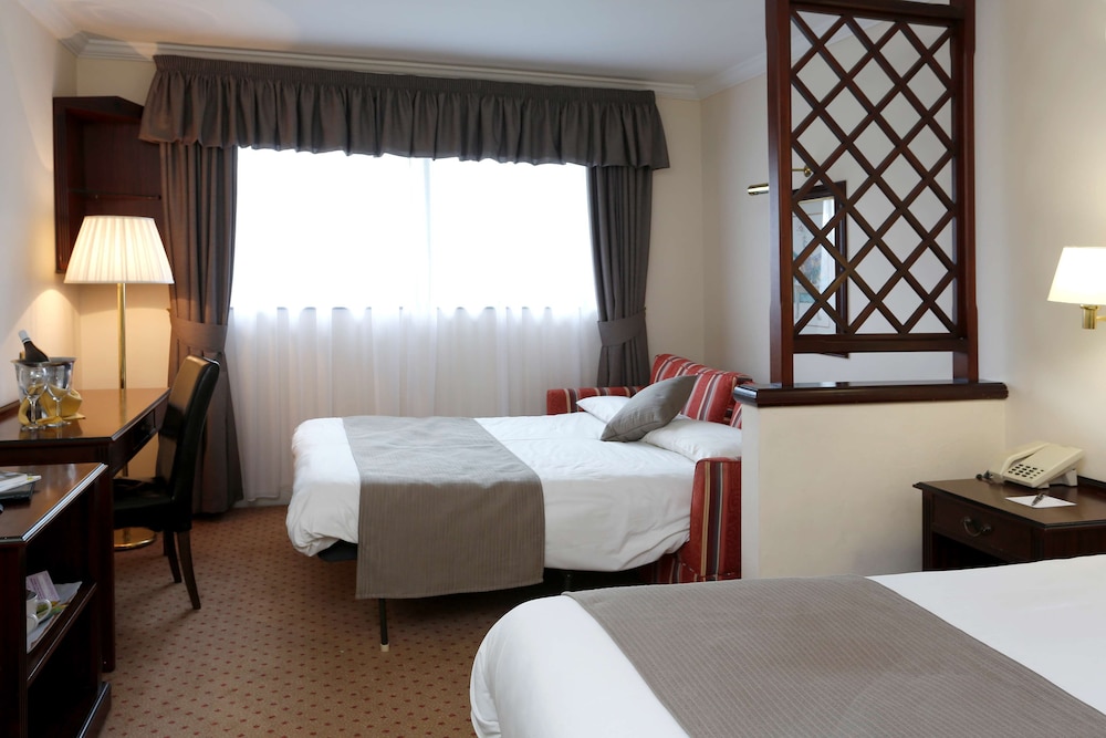 The Oaks Hotel 17/51