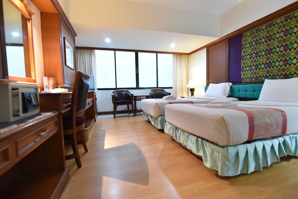 Asian Hotel Hatyai 31/72
