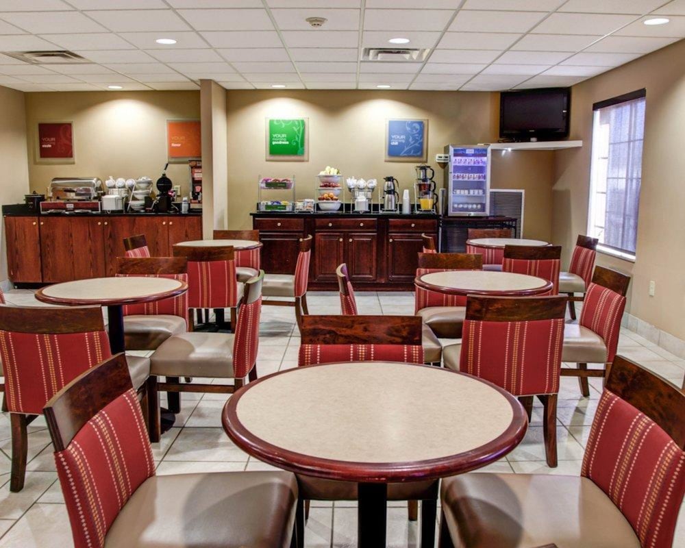 restaurant cafeteria
