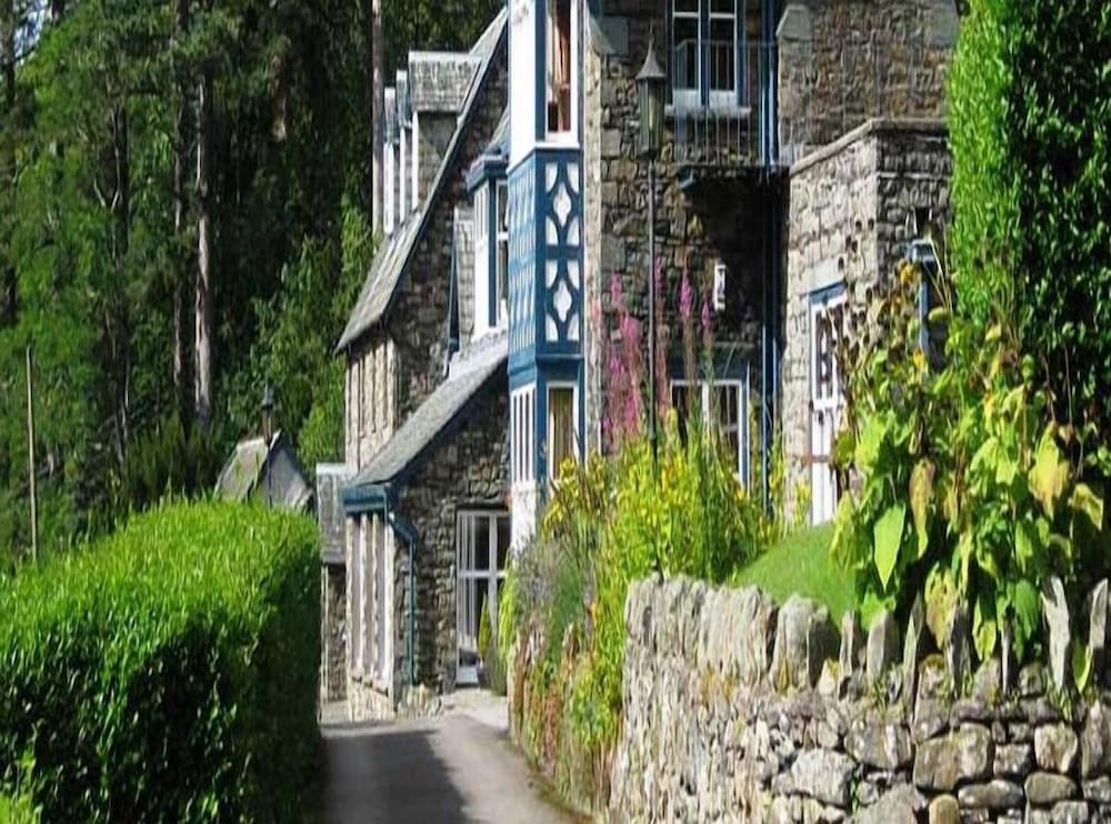 Ravenstone Manor 32/46