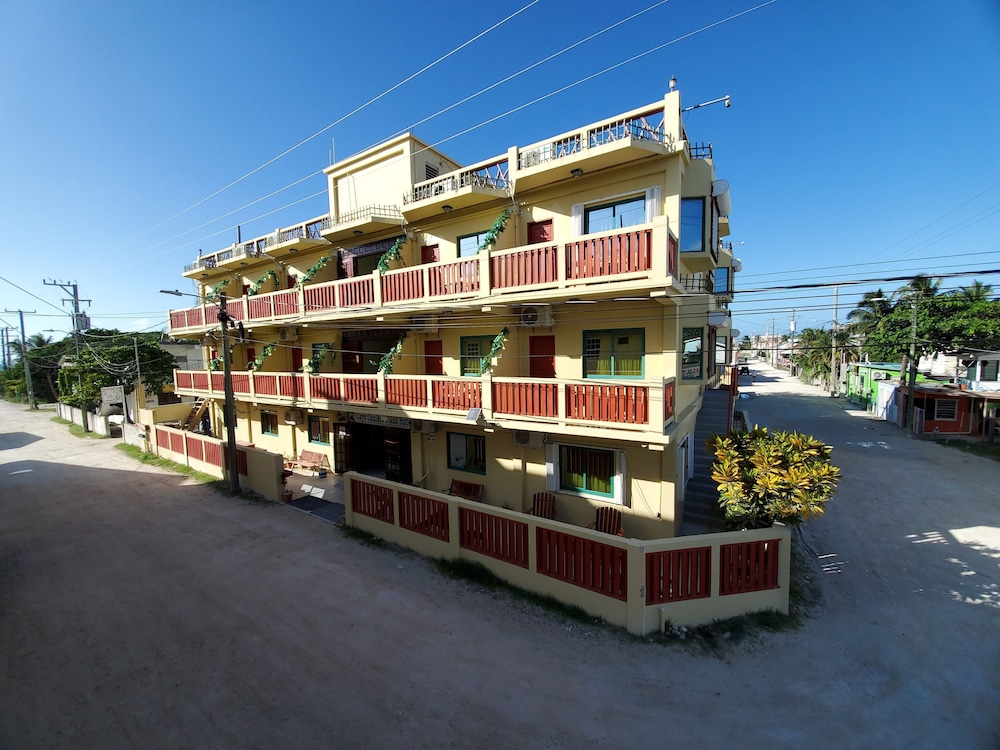 Caye Caulker Plaza Hotel 4/57