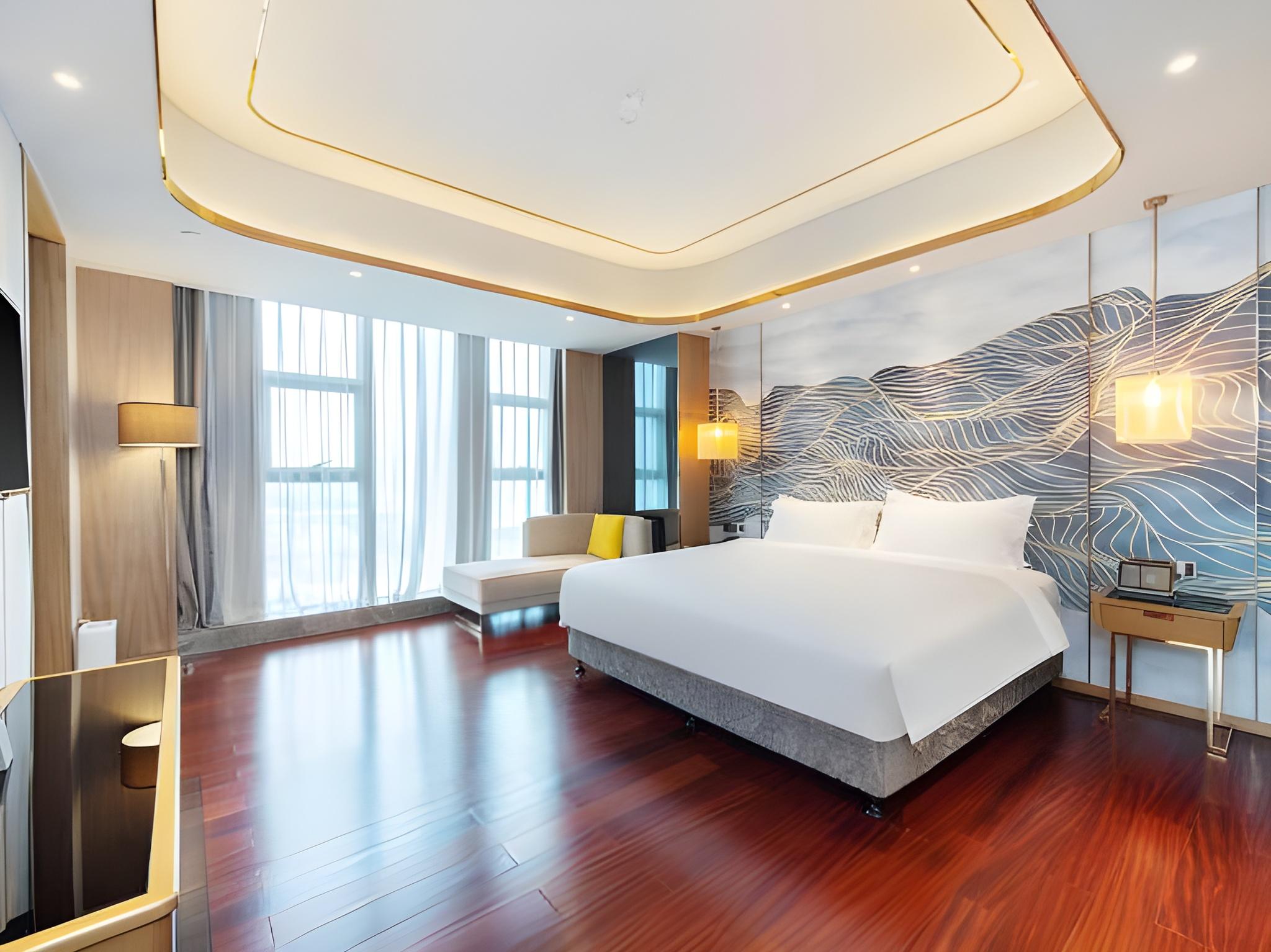 Executive, Suite, King Bed, Urban Floor
