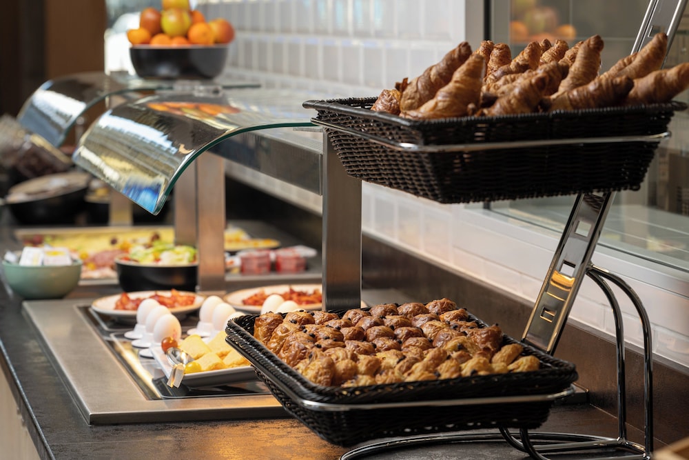 Holiday Inn Express and Suites Sion By IHG 19/50