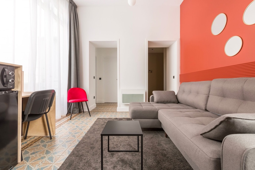 Villa Hotel Gounod 26/51