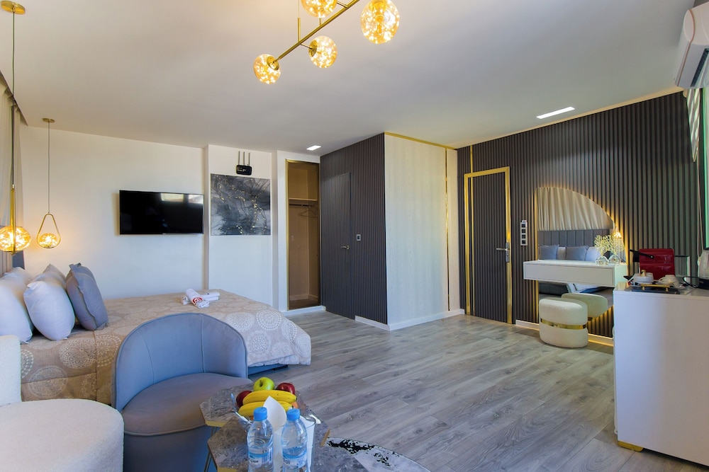 HOTEL MAMORA 55/72