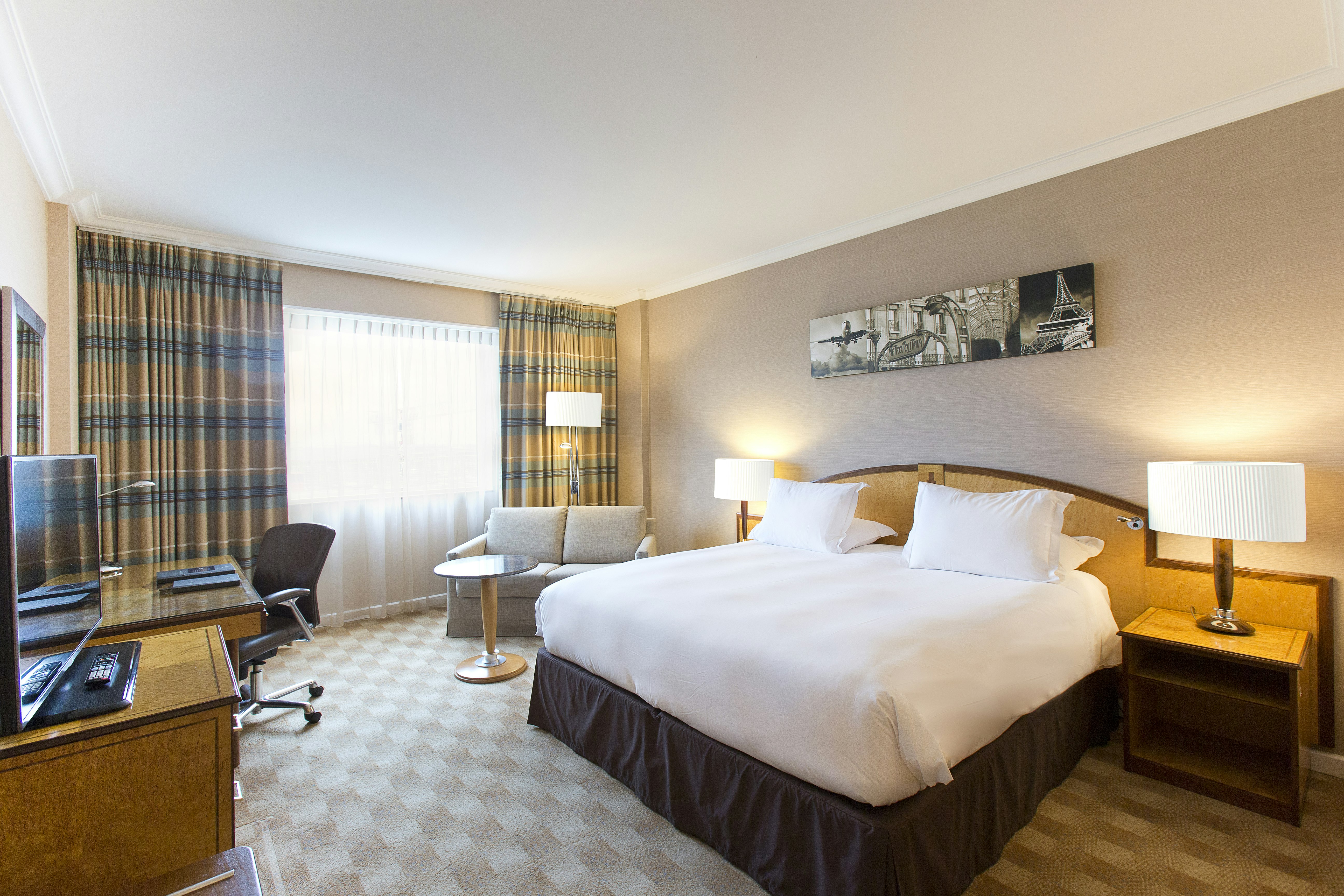 Hilton Paris Charles De Gaulle Airport 43/84