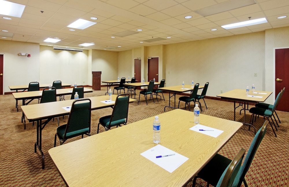 Holiday Inn Express Hotel And Suites Sylacauga 50/52