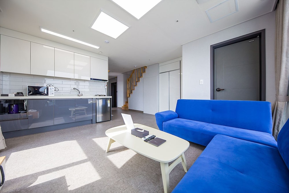 Shine Hotel 43/50
