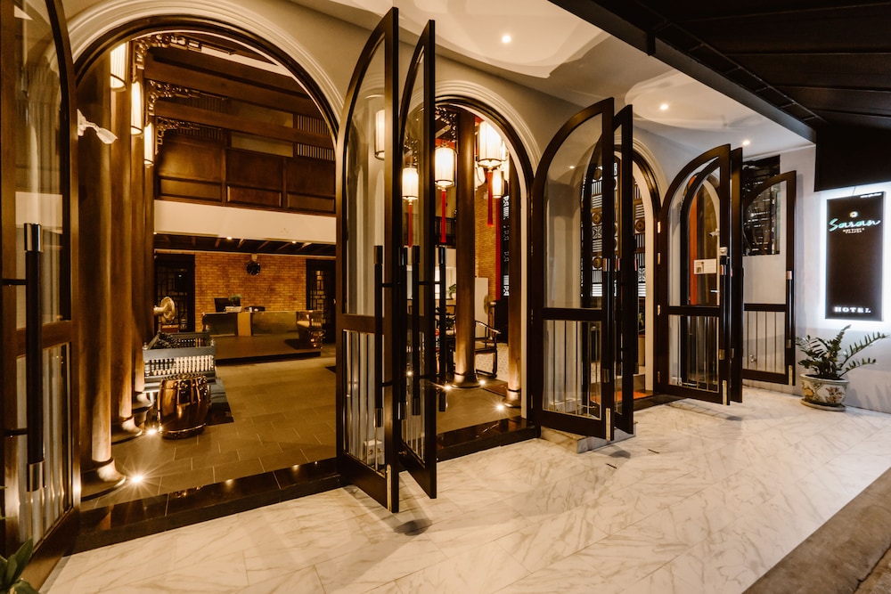 Saran Boutique Hotel Thapae 30/46