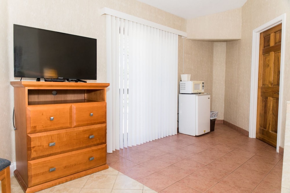 Cedar Park Whirlpool Suites 11/61