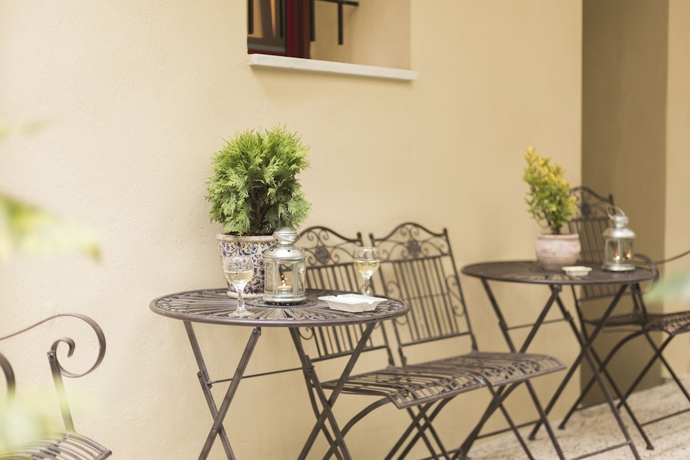 Gatto Perso Luxury Apartments 5/50
