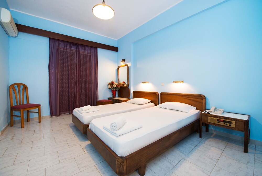 California Beach Hotel - Adults Only 11/48