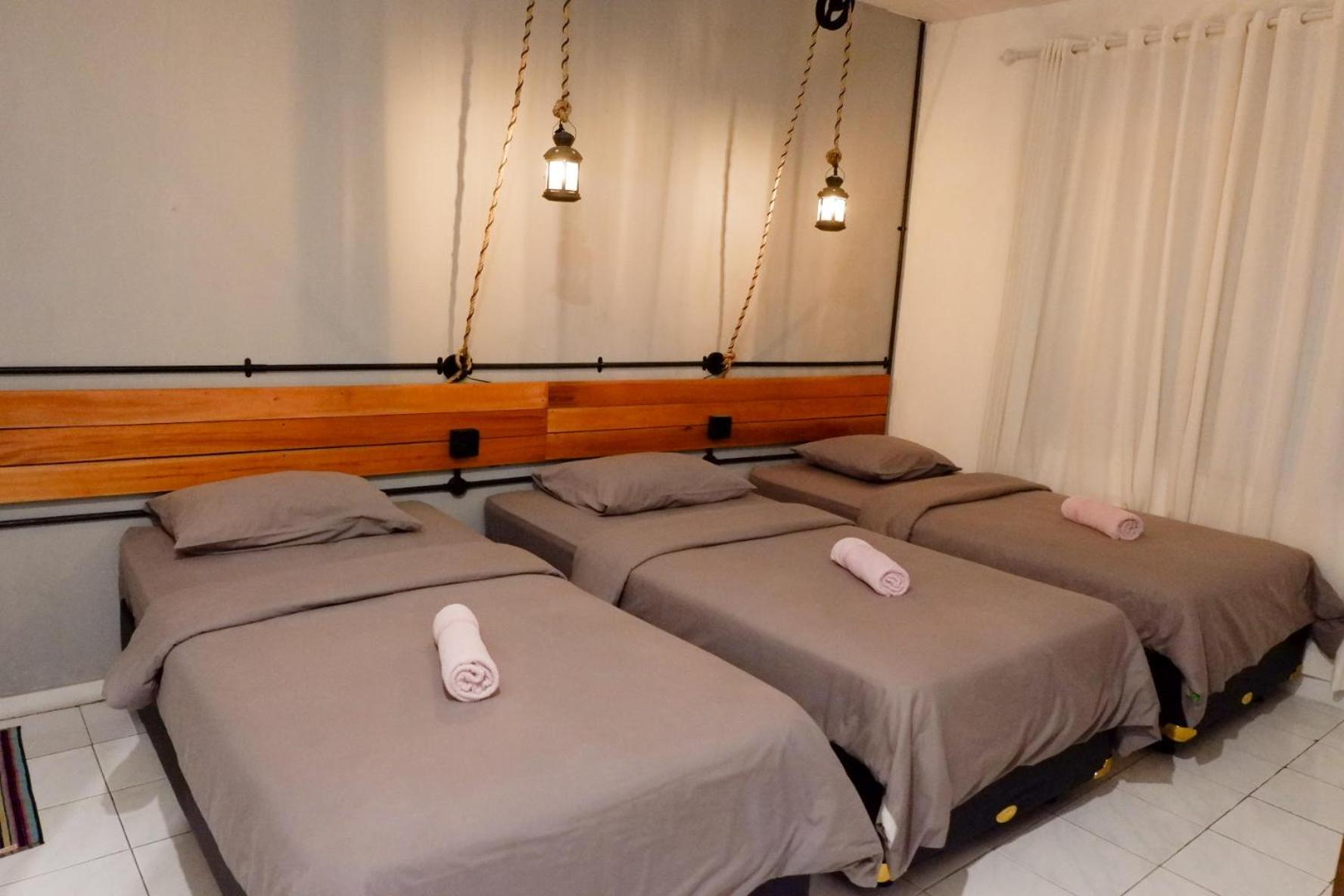Buton Backpaker Lodge - Hostel 20/60