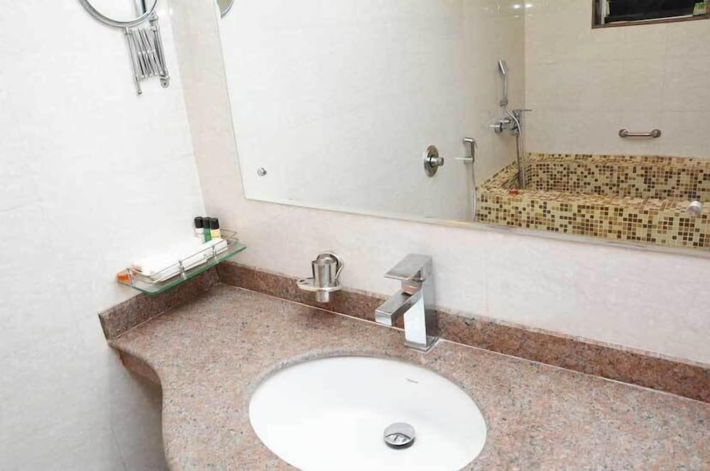 Boshan Hotels 48/50