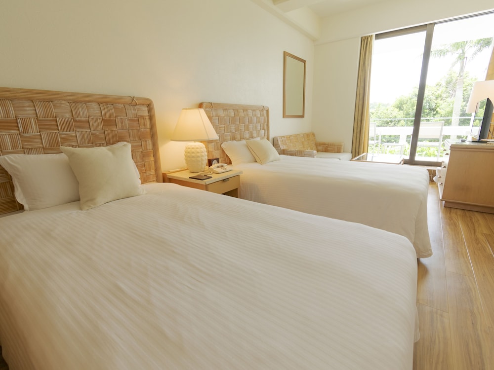 Comfort, Twin Beds, Green View