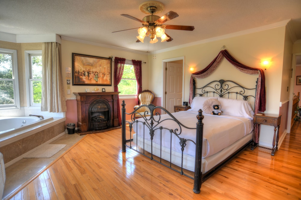 Blue Mountain Mist Country Inn 14/63