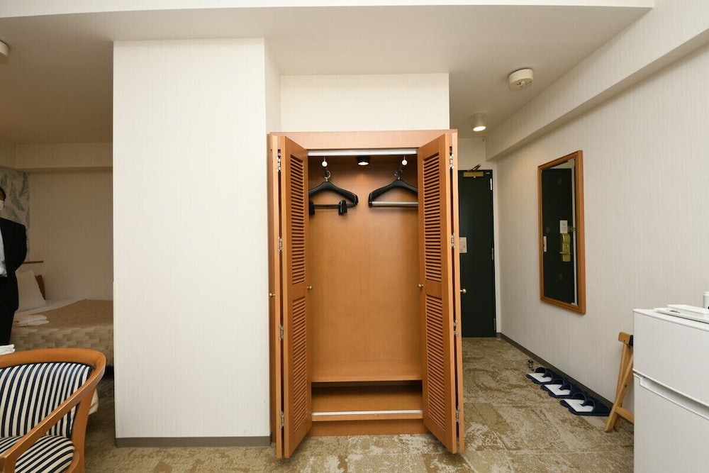 Naha Beach Side Hotel 34/71