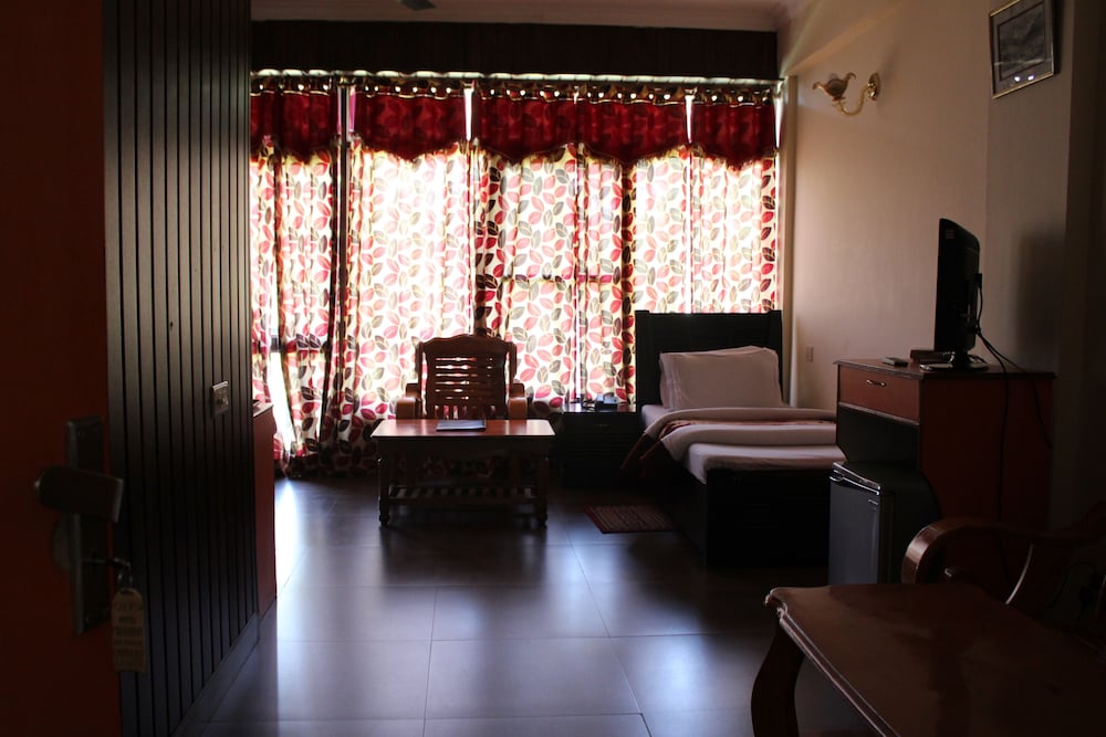HOTEL PRESIDENT 39/49